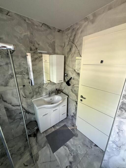 Villa Moste 3-Free Parking&Pool, Ev Station Lubiana Esterno foto